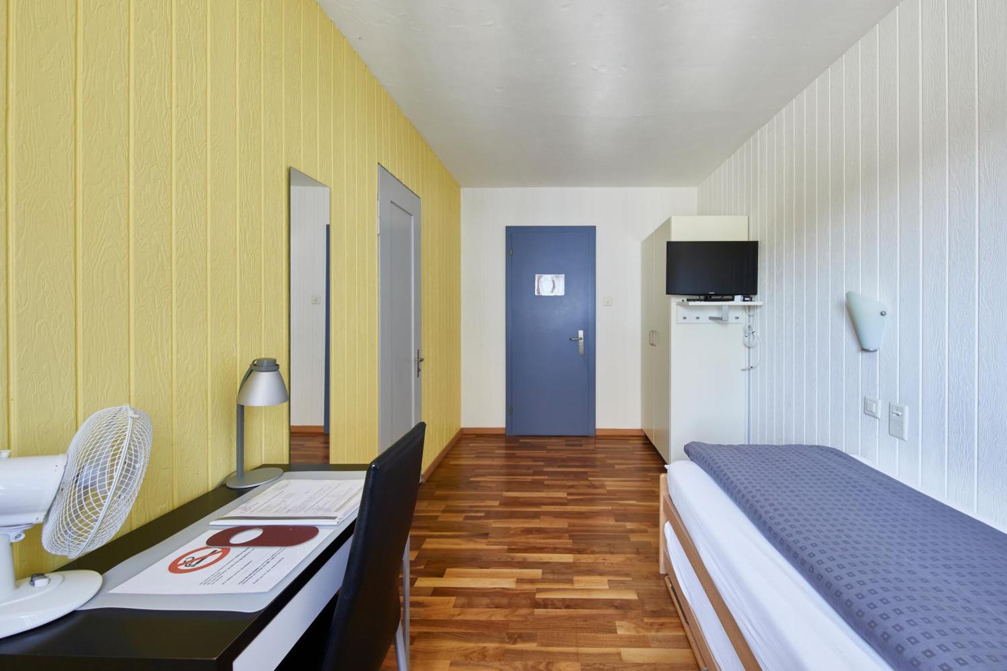 Hotel Rotes Haus บรุกก์ ภายนอก รูปภาพ
