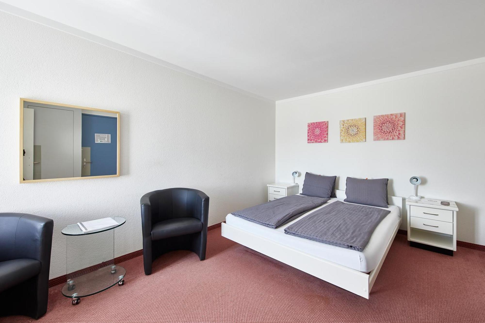 Hotel Rotes Haus บรุกก์ ภายนอก รูปภาพ
