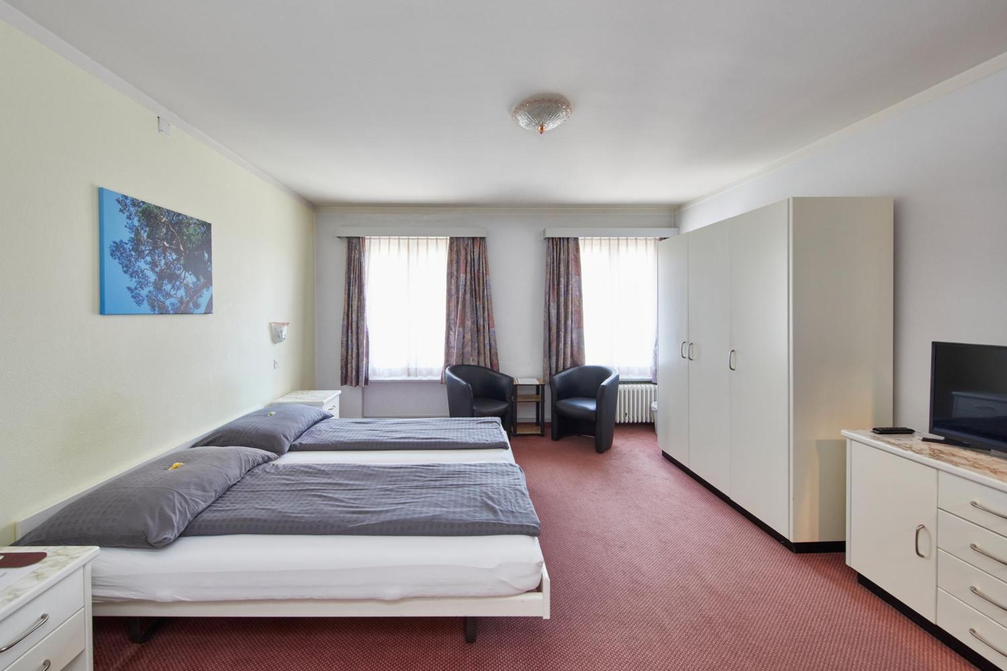 Hotel Rotes Haus บรุกก์ ภายนอก รูปภาพ