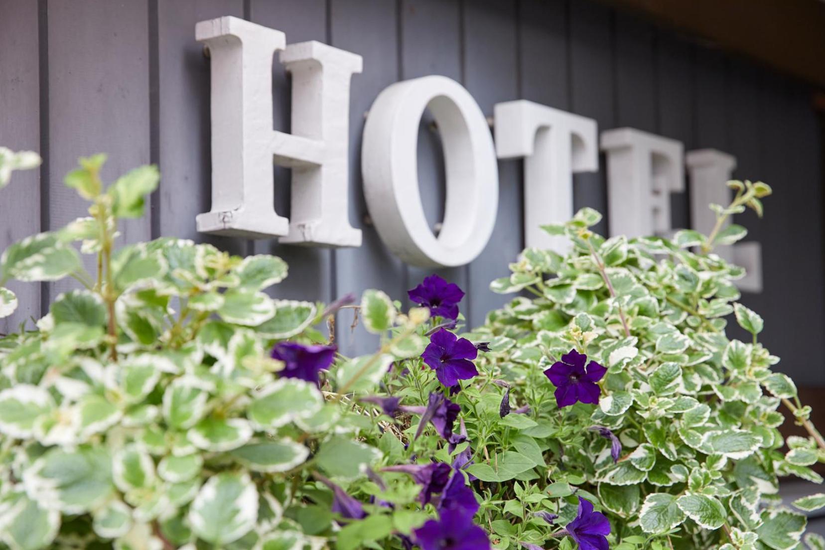 Hotel Rotes Haus บรุกก์ ภายนอก รูปภาพ